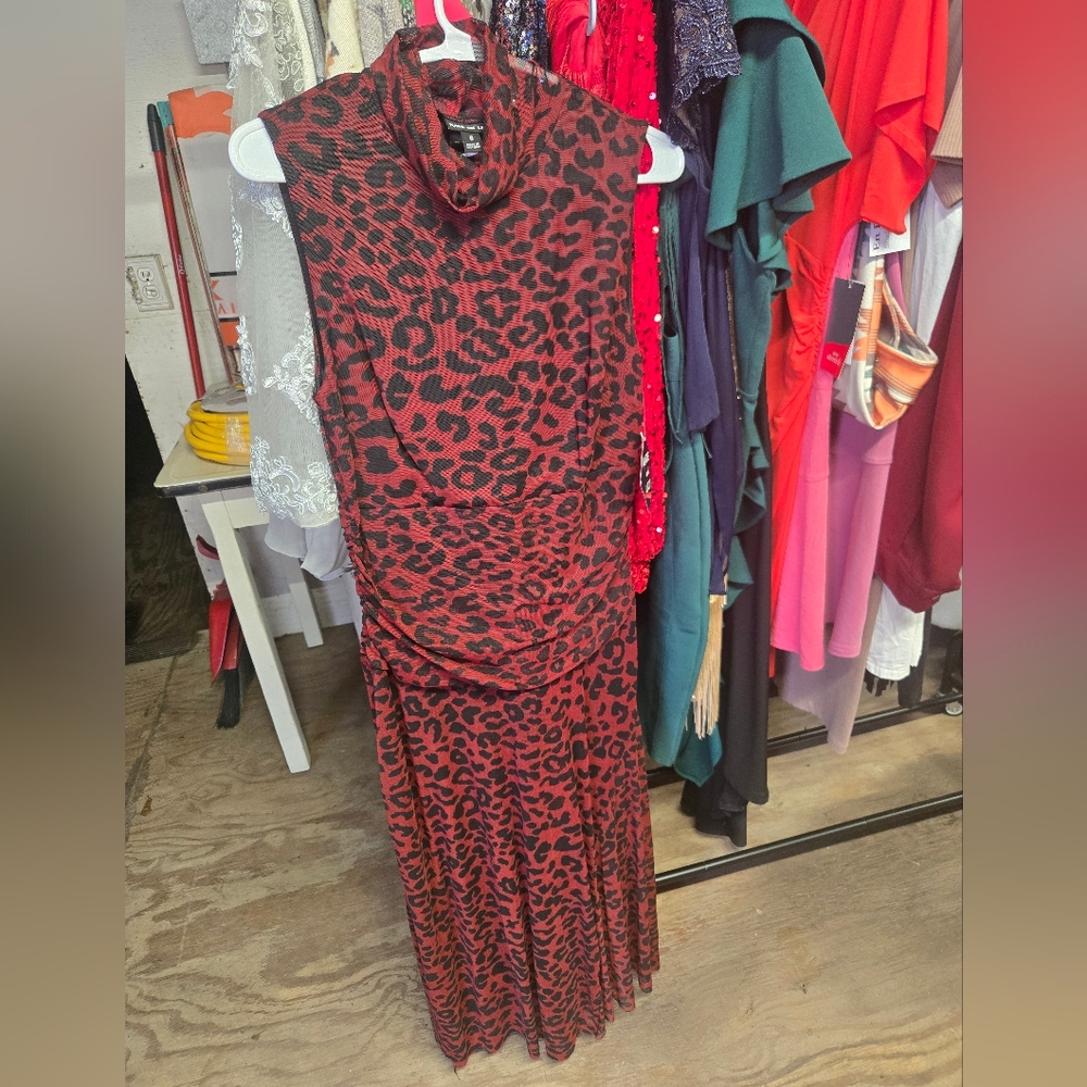Elegant Red Leopard Print Maxi Dress